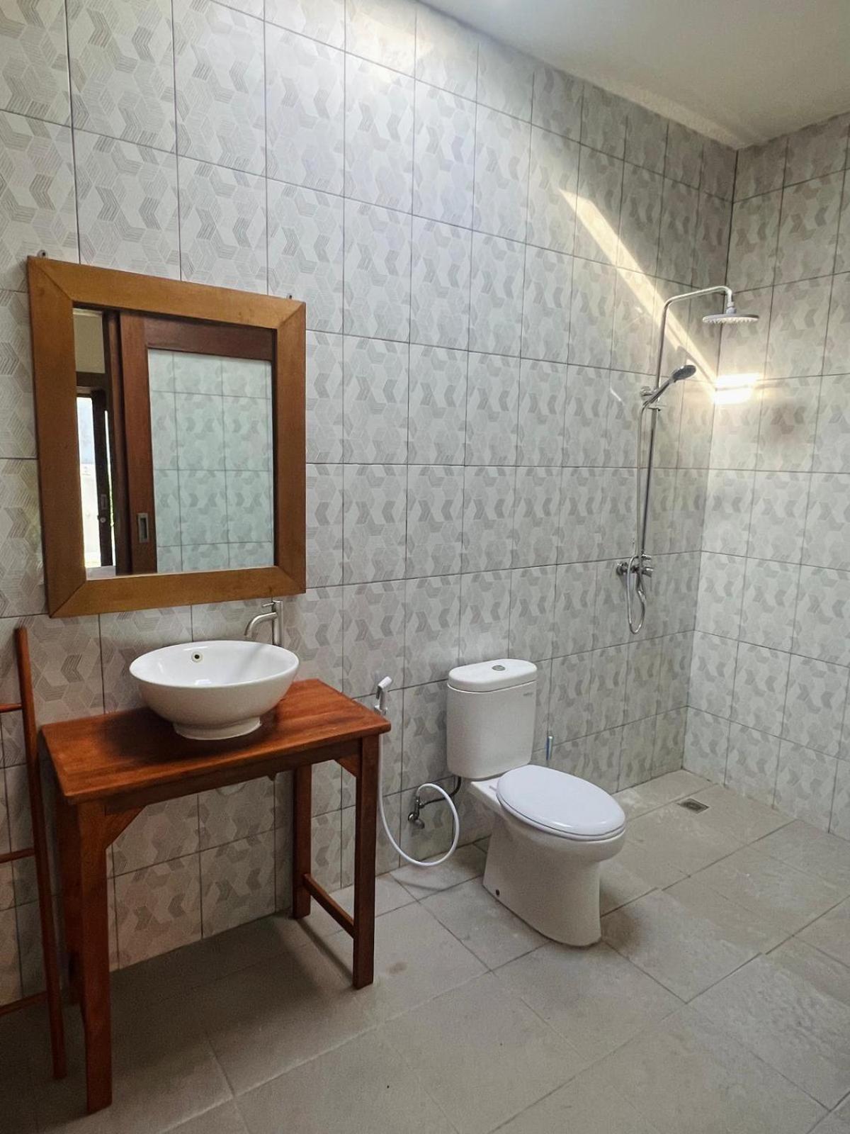 Wiryaroja Guest House Canggu Екстериор снимка